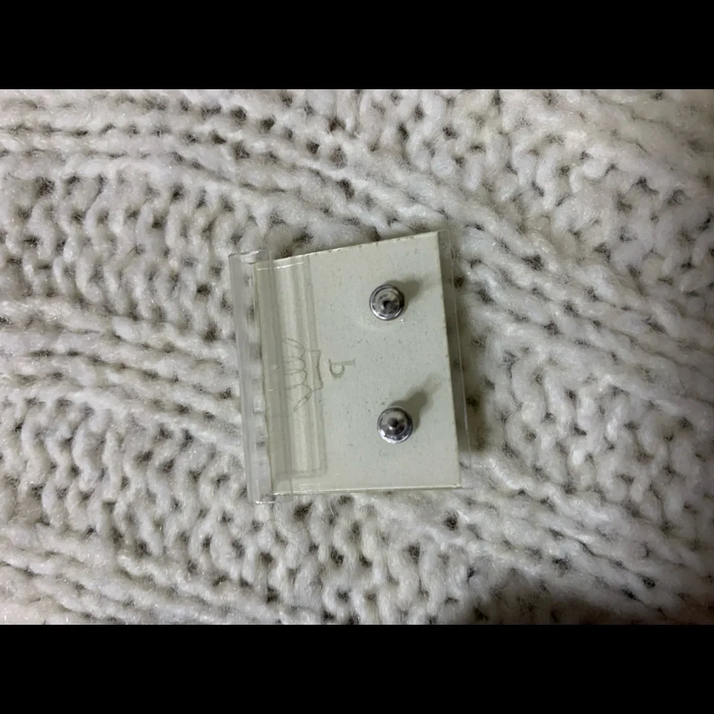 Patina purple(ish) earrings - NWOT - Picture 5 of 7